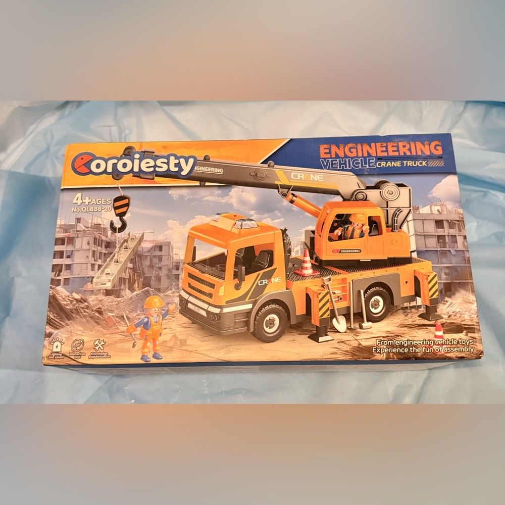 Coroiesty Engineering Vehicle Crane Truck with Lights & Sounds Brand New - Picture 8 of 12